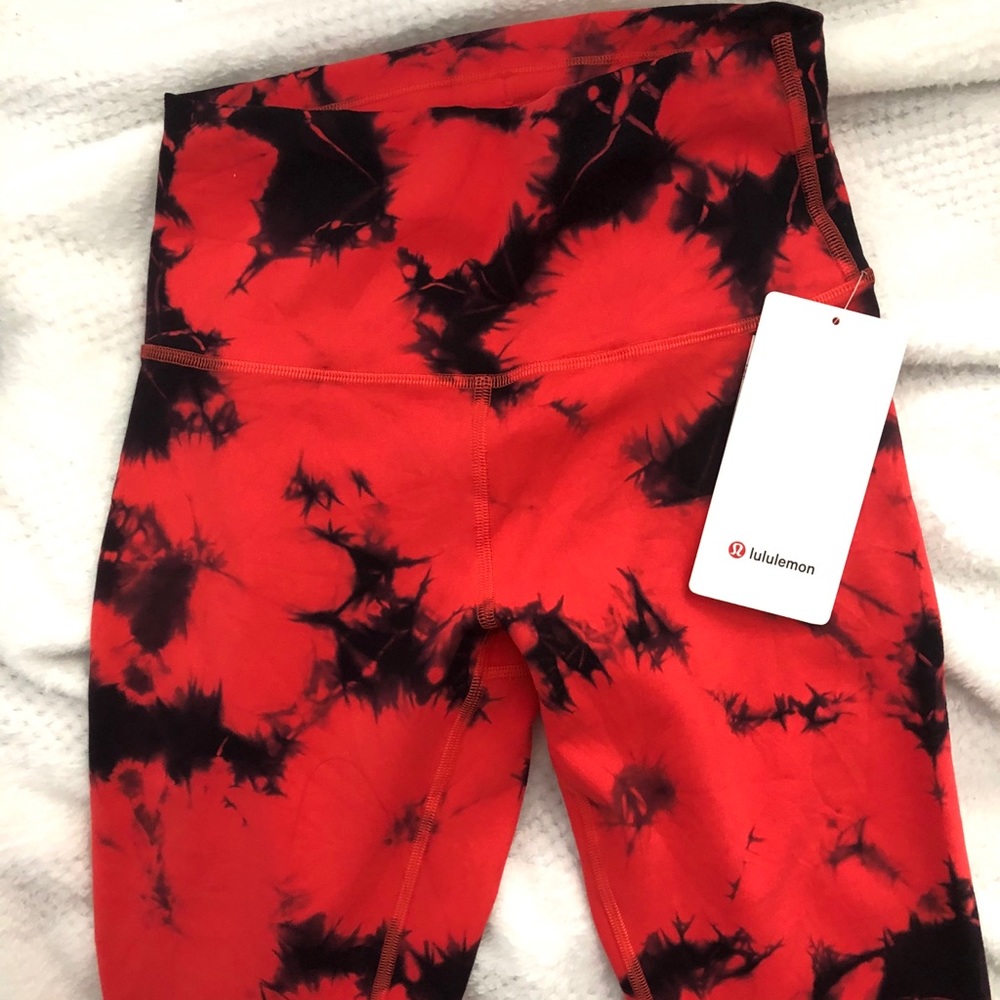 NWT Size 6 lululemon wunder train leggings